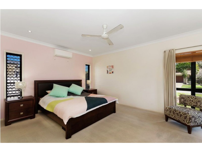 38 Greenview Drive, Mount Louisa QLD 4814