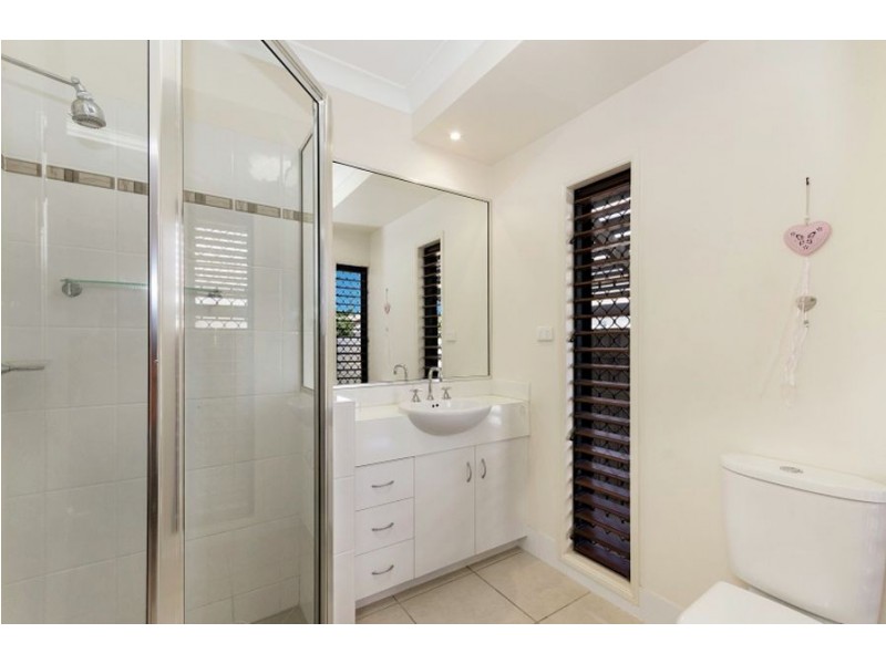 38 Greenview Drive, Mount Louisa QLD 4814