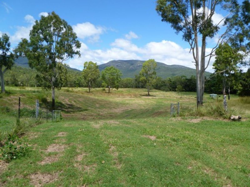7 Heweys Place, Alligator Creek QLD 4816
