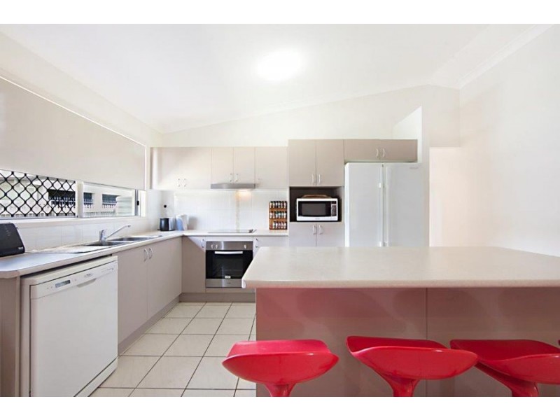 7 Woodrow Circuit, Mount Louisa QLD 4814