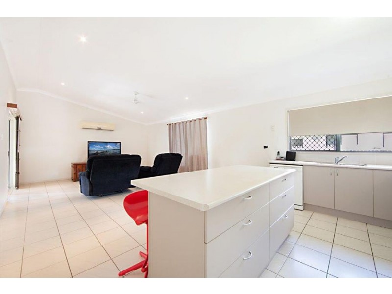 7 Woodrow Circuit, Mount Louisa QLD 4814