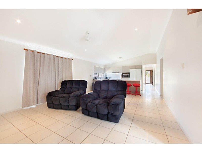 7 Woodrow Circuit, Mount Louisa QLD 4814