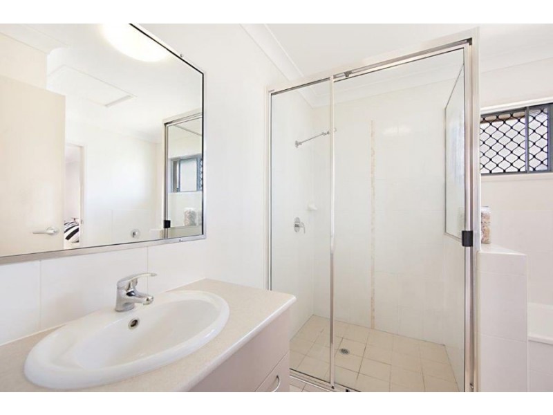 7 Woodrow Circuit, Mount Louisa QLD 4814