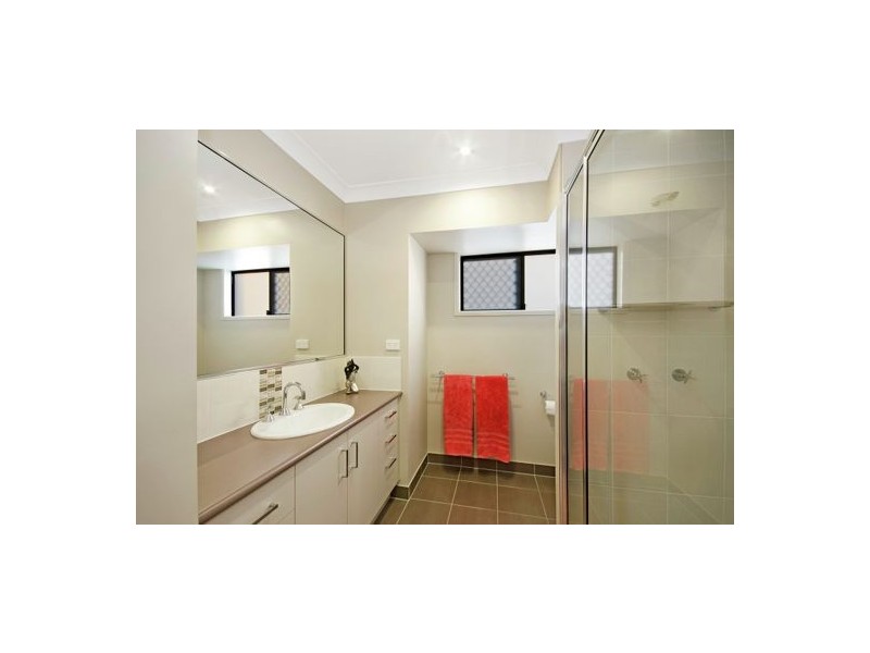 5 Barratonia Way, Mount Low QLD 4818