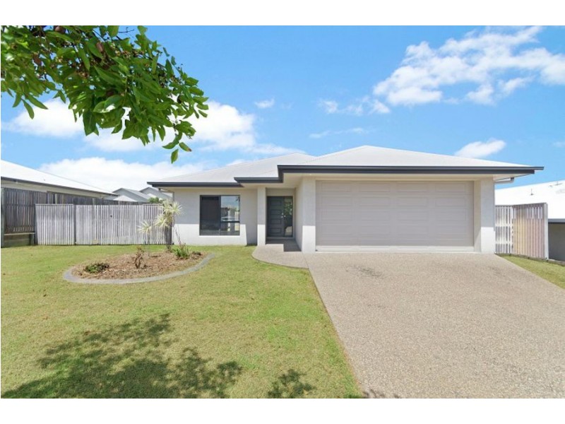 19 Yanooa Court, Bushland Beach QLD 4818