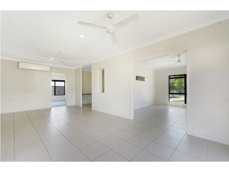 19 Yanooa Court, Bushland Beach QLD 4818