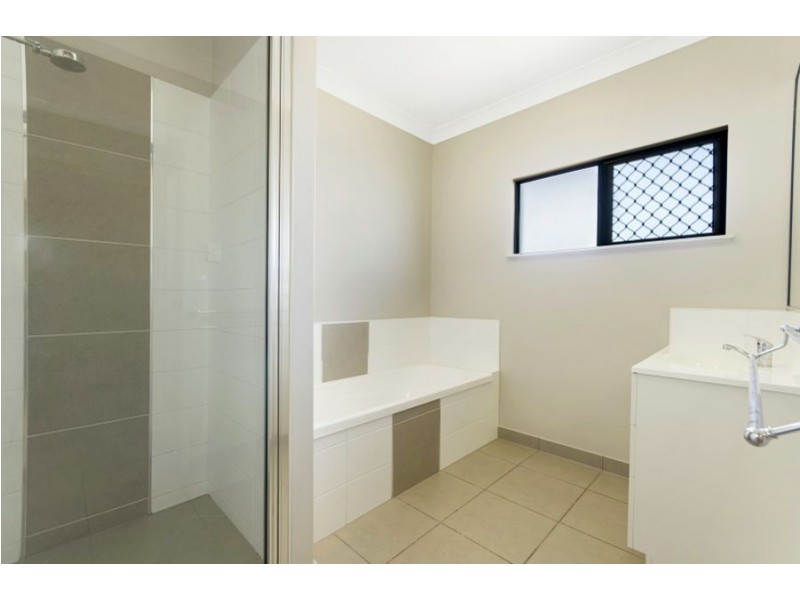 19 Yanooa Court, Bushland Beach QLD 4818