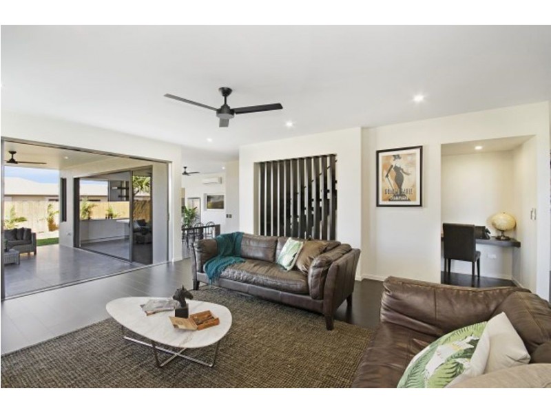 14 Signature Drive, Rosslea QLD 4812