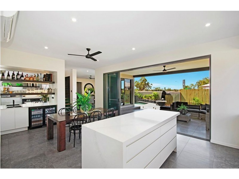 14 Signature Drive, Rosslea QLD 4812