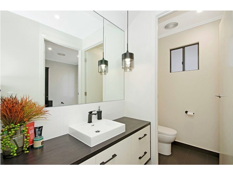 14 Signature Drive, Rosslea QLD 4812