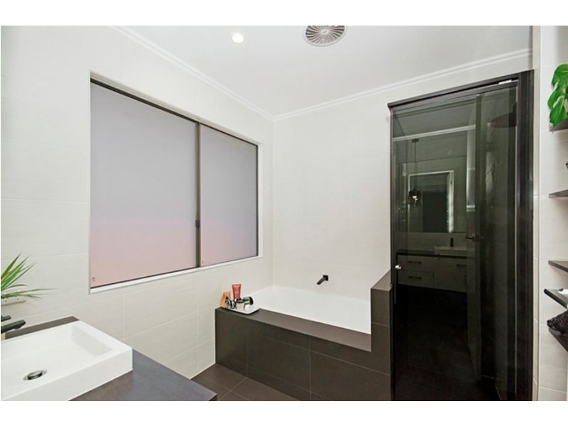 14 Signature Drive, Rosslea QLD 4812