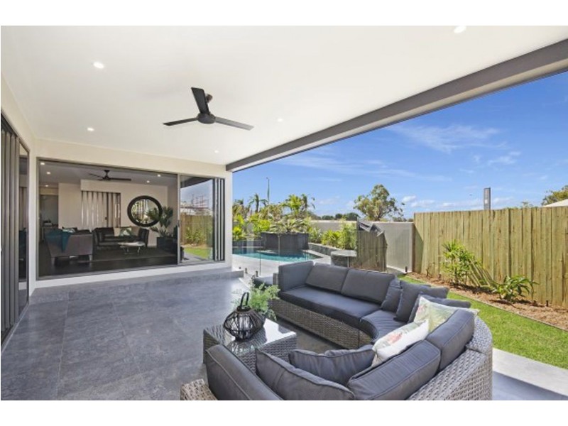 14 Signature Drive, Rosslea QLD 4812