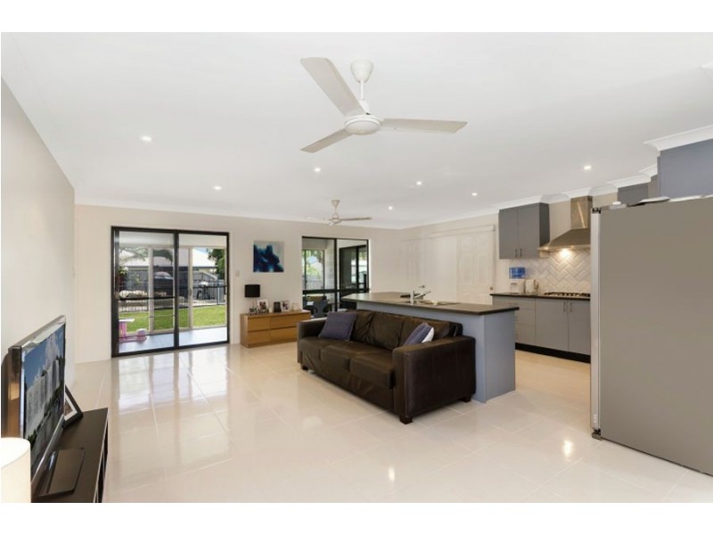 18 Mendi Drive, Bushland Beach QLD 4818