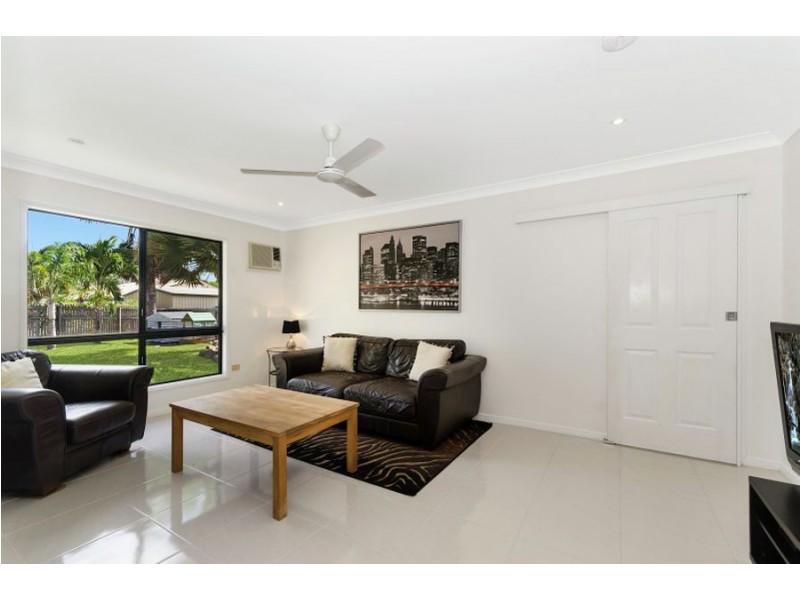 18 Mendi Drive, Bushland Beach QLD 4818