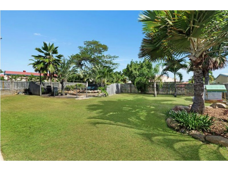 18 Mendi Drive, Bushland Beach QLD 4818