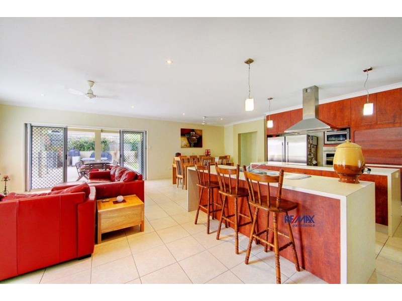 7 Perisher Court, Mount Louisa QLD 4814