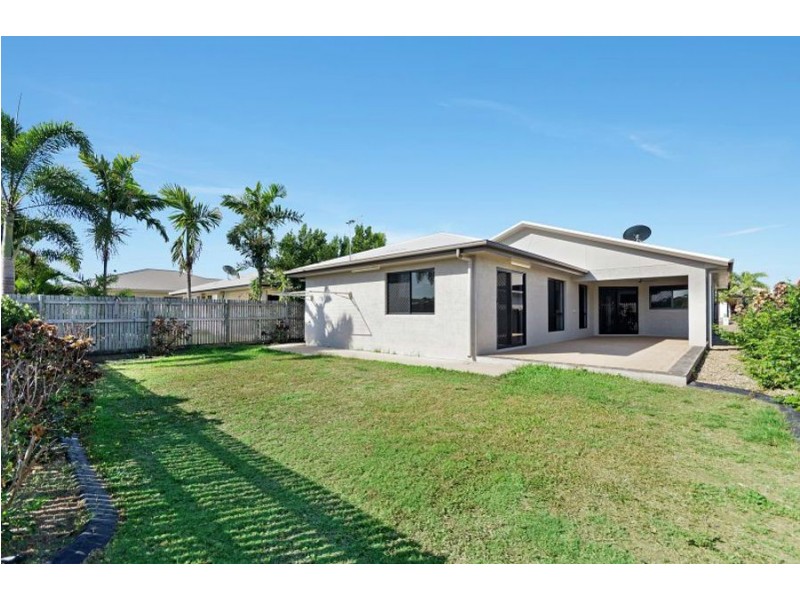 5 Littabella Place, Bushland Beach QLD 4818