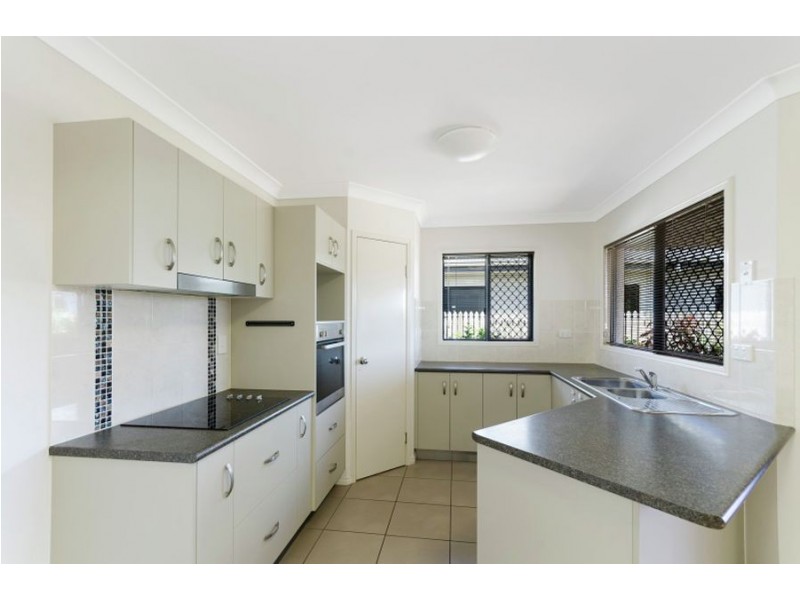 5 Littabella Place, Bushland Beach QLD 4818