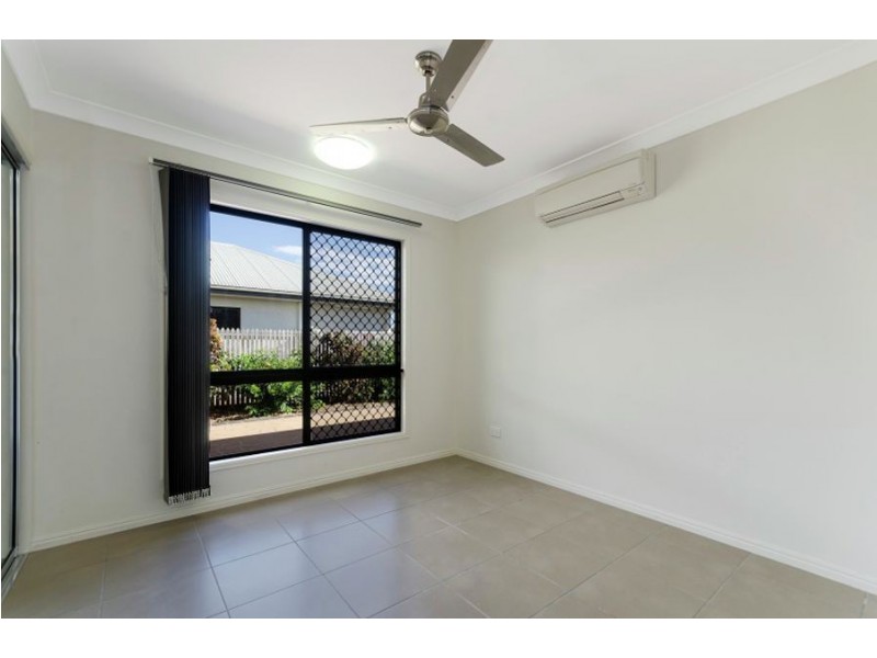 5 Littabella Place, Bushland Beach QLD 4818