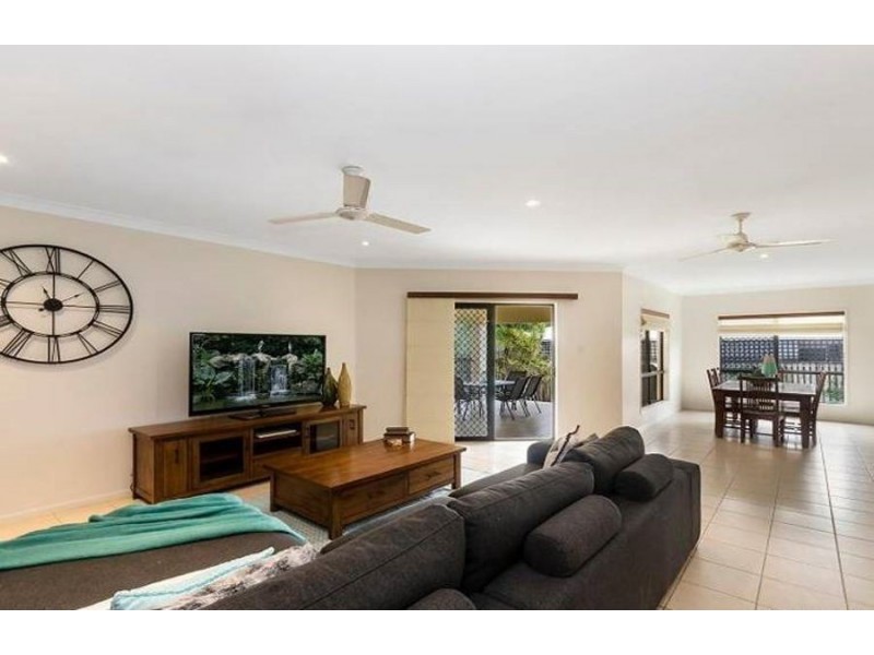 25 Woodwark Drive, Bushland Beach QLD 4818