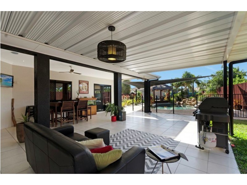 5 Ugarte Street, Bushland Beach QLD 4818