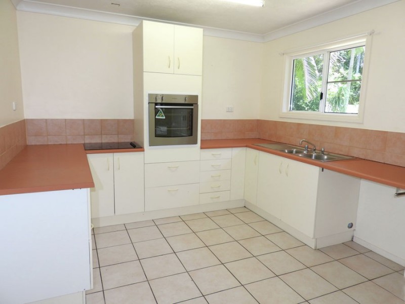 9 Mostyn Crescent, Bushland Beach QLD 4818