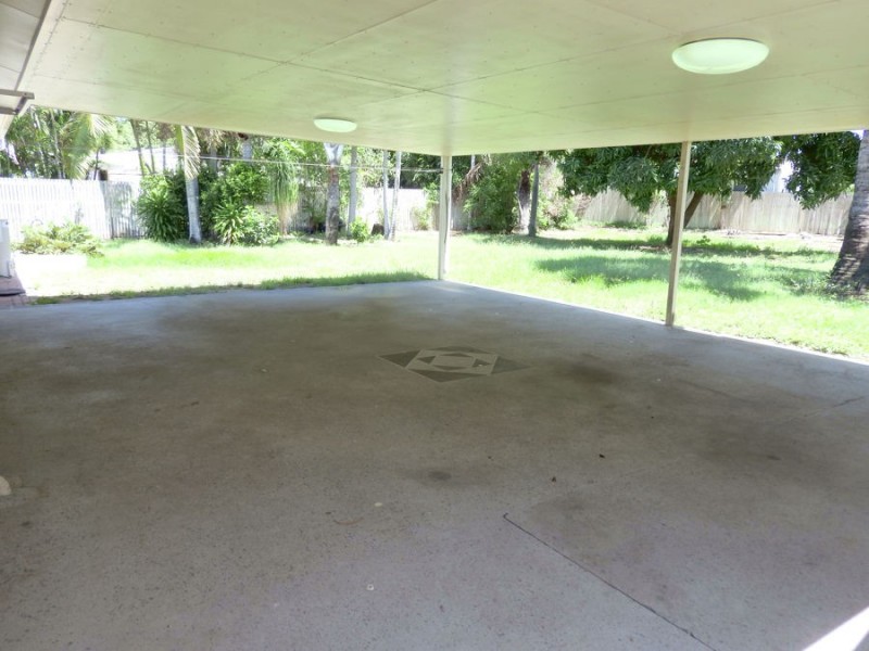 9 Mostyn Crescent, Bushland Beach QLD 4818