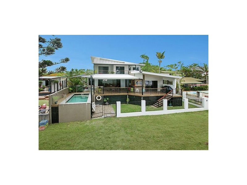 75 Cay Street, Saunders Beach QLD 4818