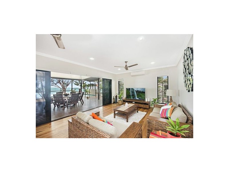 75 Cay Street, Saunders Beach QLD 4818