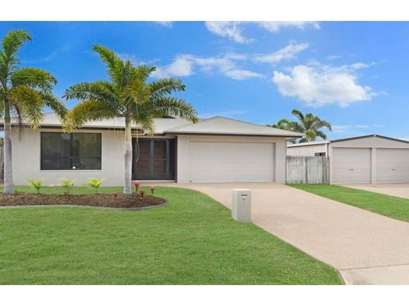 27 Seabrook Circuit, Bushland Beach QLD 4818