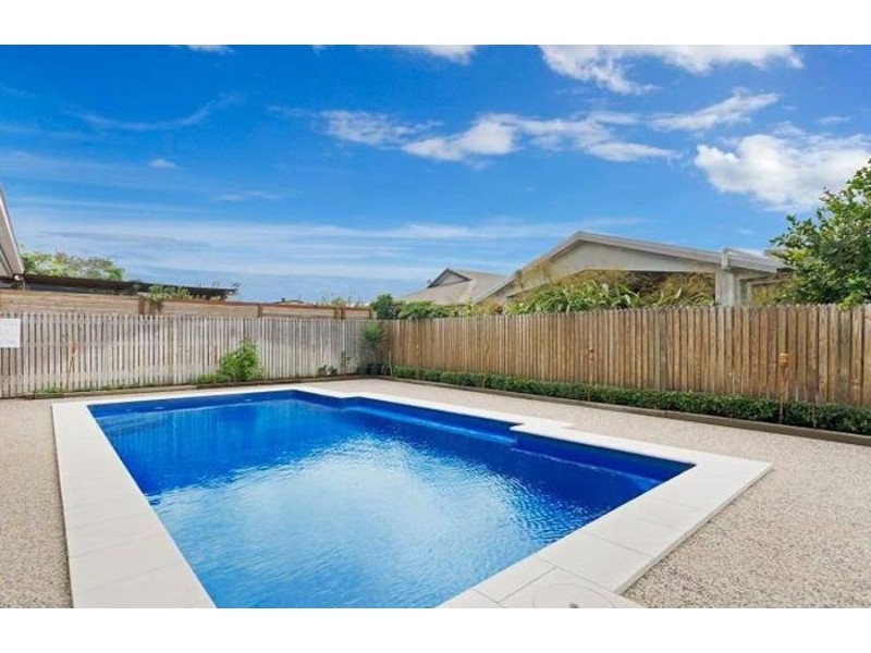 27 Seabrook Circuit, Bushland Beach QLD 4818
