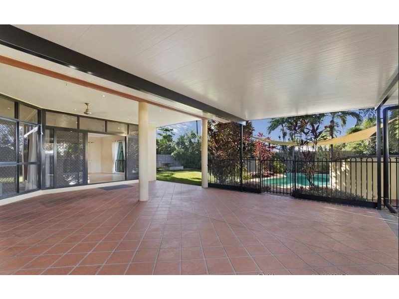 18 Pacific Avenue, Bushland Beach QLD 4818