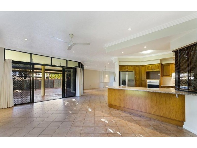 18 Pacific Avenue, Bushland Beach QLD 4818