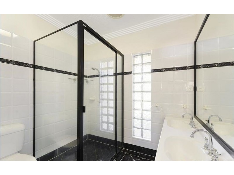 18 Pacific Avenue, Bushland Beach QLD 4818