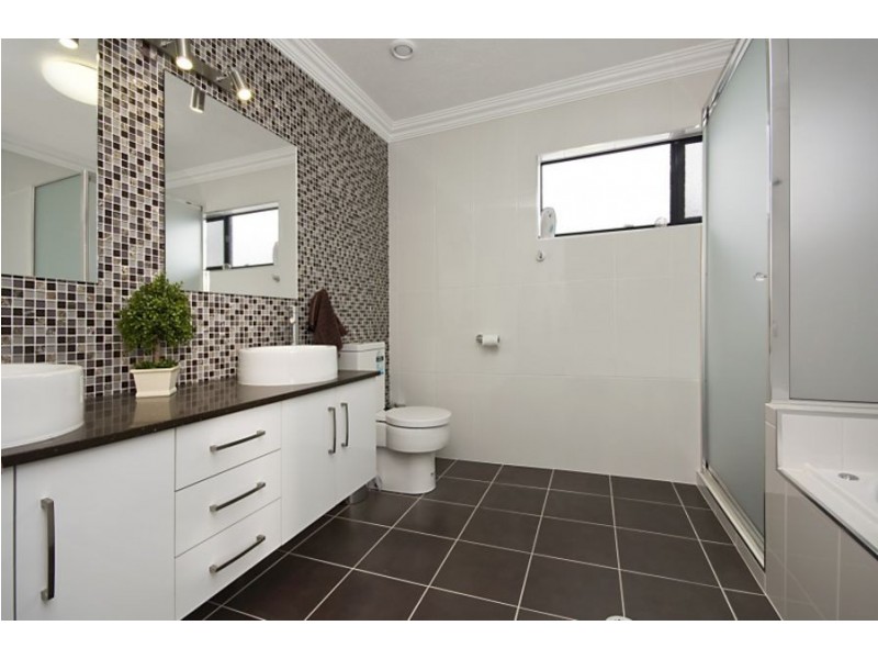 21-23 Balmoral Drive, Castle Hill QLD 4810