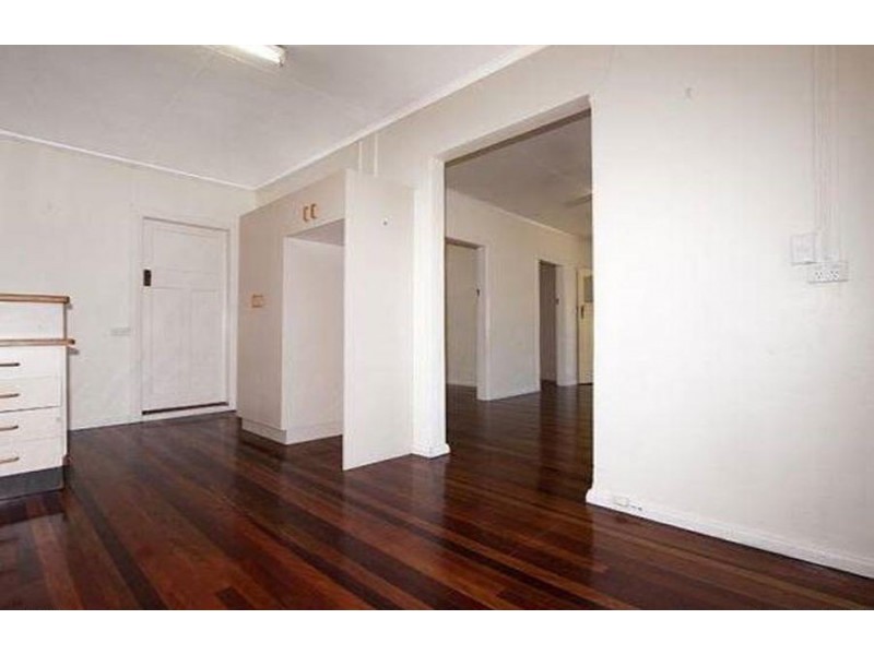 12 Barron Street, West End QLD 4810