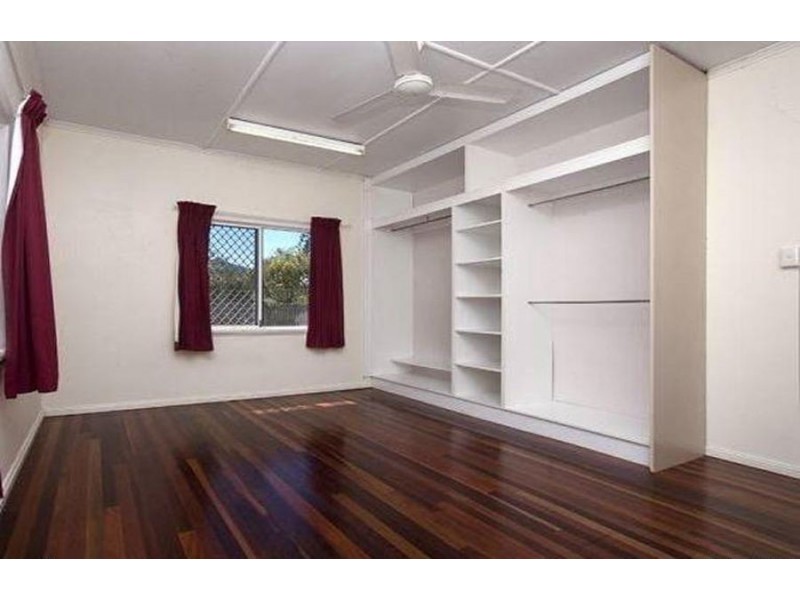 12 Barron Street, West End QLD 4810