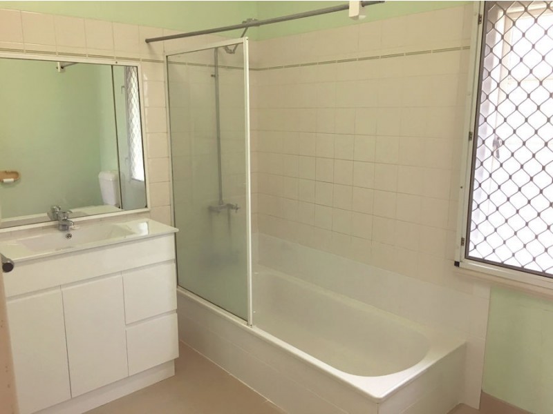 12 Barron Street, West End QLD 4810