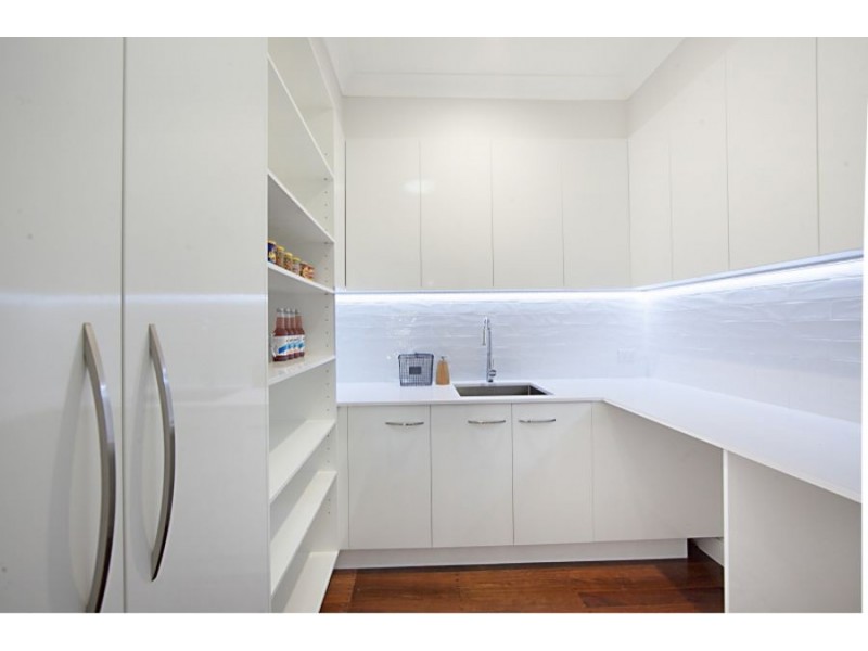 13 Stanton Street, Belgian Gardens QLD 4810