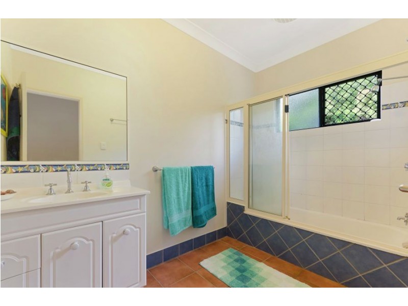 5 Linum Court, Bushland Beach QLD 4818