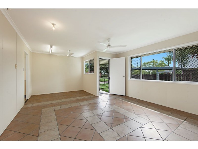 2 Willseal Court, Mount Louisa QLD 4814