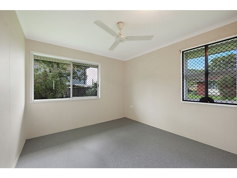 2 Willseal Court, Mount Louisa QLD 4814