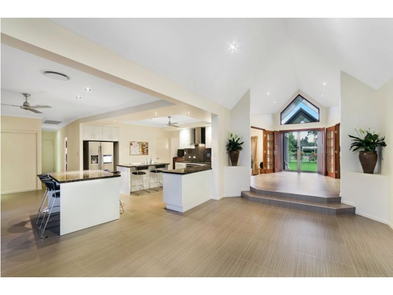 6 Caspian Court, Kelso QLD 4815