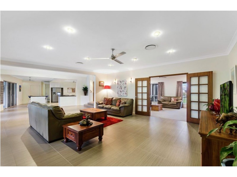 6 Caspian Court, Kelso QLD 4815