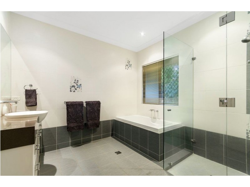 6 Caspian Court, Kelso QLD 4815