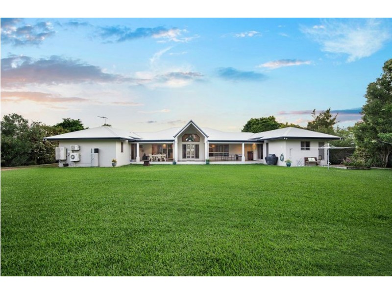 6 Caspian Court, Kelso QLD 4815