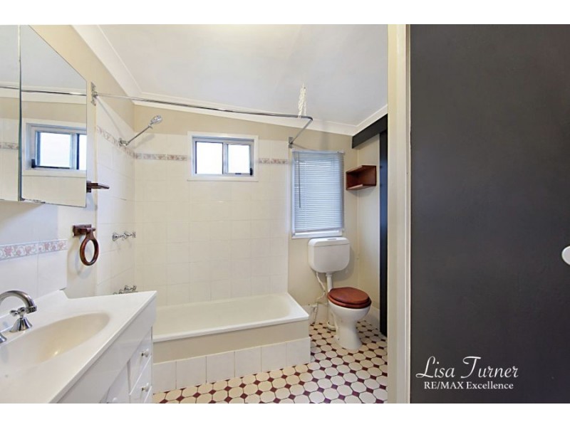 9 Richmond Street, Hermit Park QLD 4812