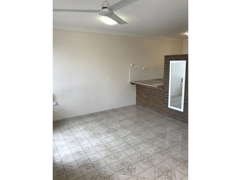 2/3 Roberts Street, Hermit Park QLD 4812