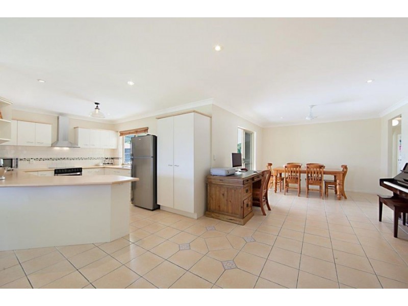 8 St Pauls Court, Mount Louisa QLD 4814