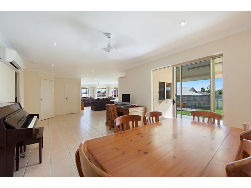 8 St Pauls Court, Mount Louisa QLD 4814